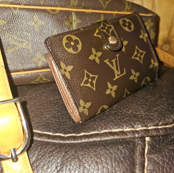 LOUIS VUITTON 3 PC MATCHING SET - Picture 6 of 16